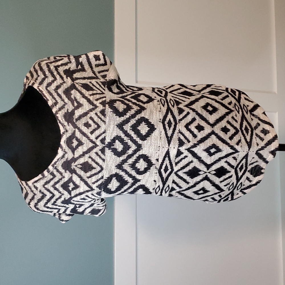 Ginger G Gray Off-white Sleeveless Top S